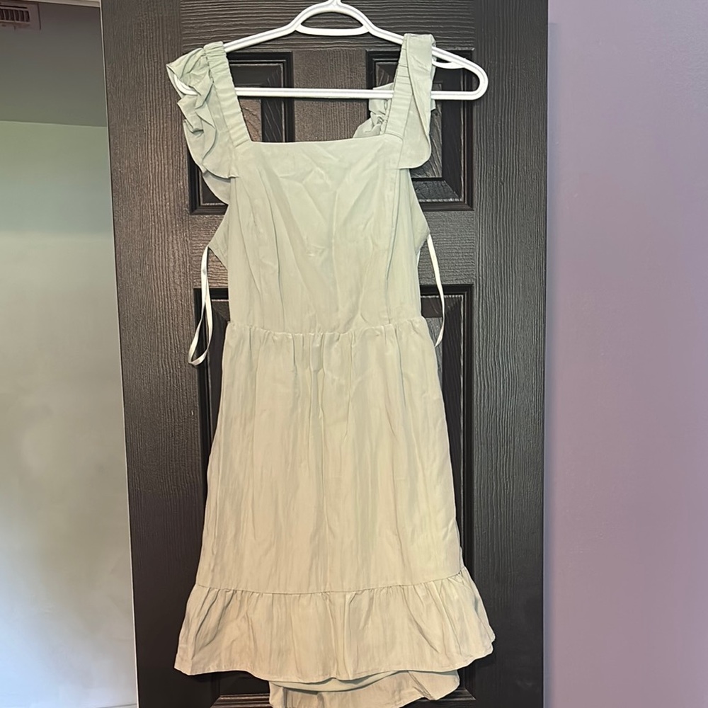 Elegant Cream Sleeveless Dress